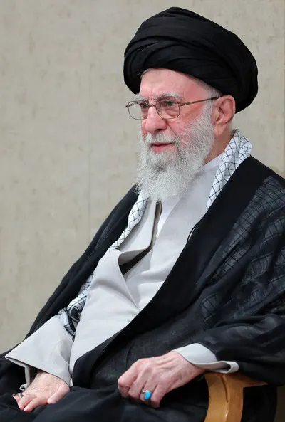 حضور رهبر انقلاب در عزاداری شهادت امام رضا (ع)