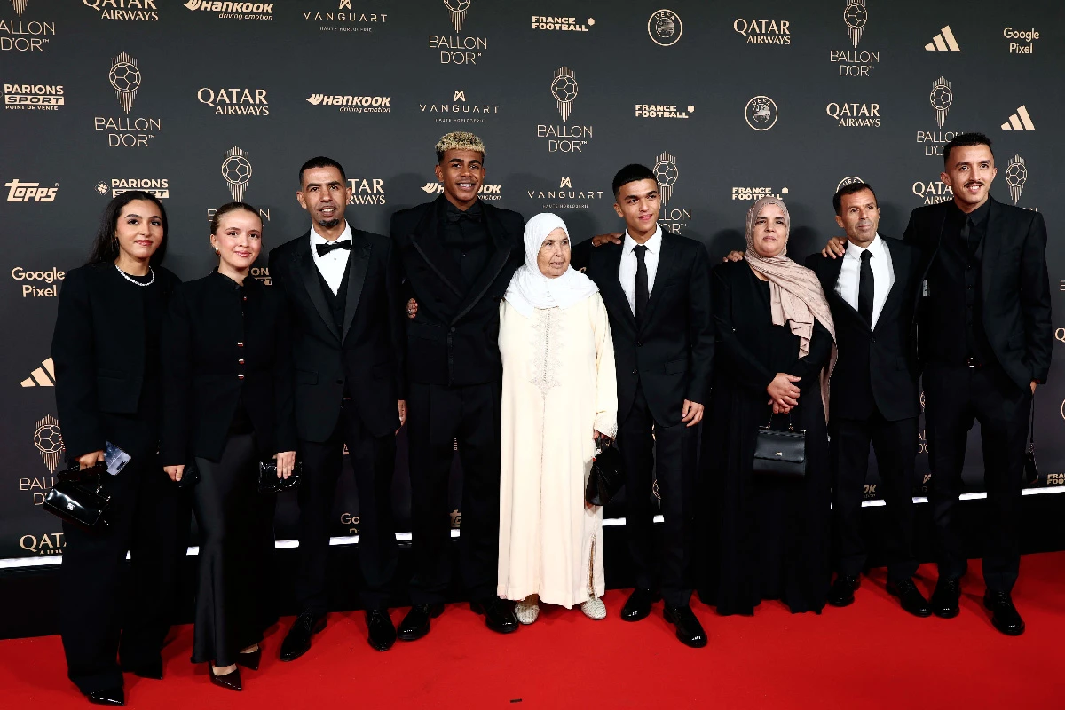 خانواده لامین یامال در مراسم توپ طلا 2025