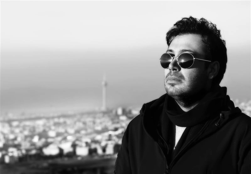 تصویر سیاه و سفید محسن چاوشی